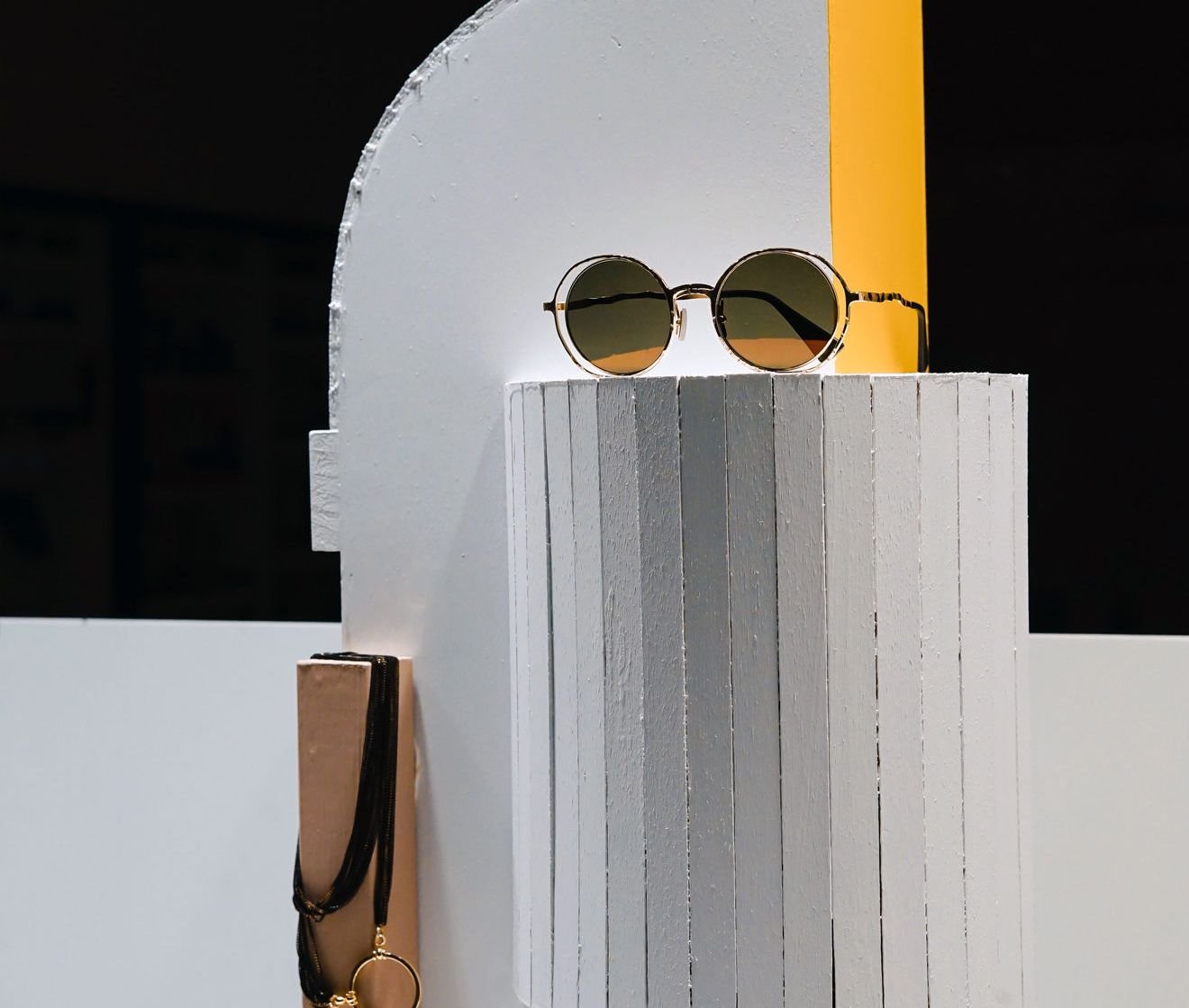 Objects design yellow glasses (Demo)